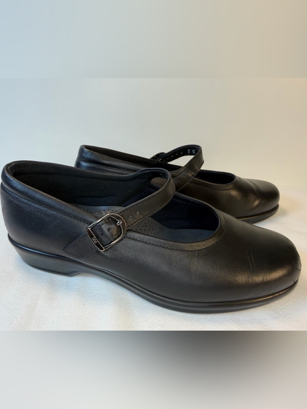 SAS Black Leather Mary Jane Comfort Shoe Womens Size 7Wide